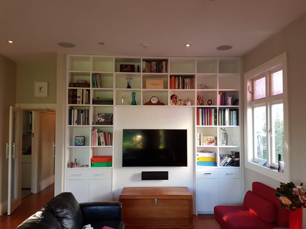 Wall unit with contents